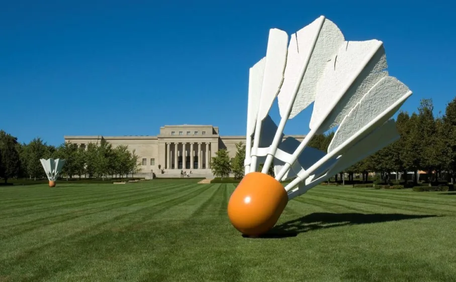 Oldenburgvan Bruggen Shuttlecocks from South Emily Bruhn courtesy of the Nelson Atkins optimised