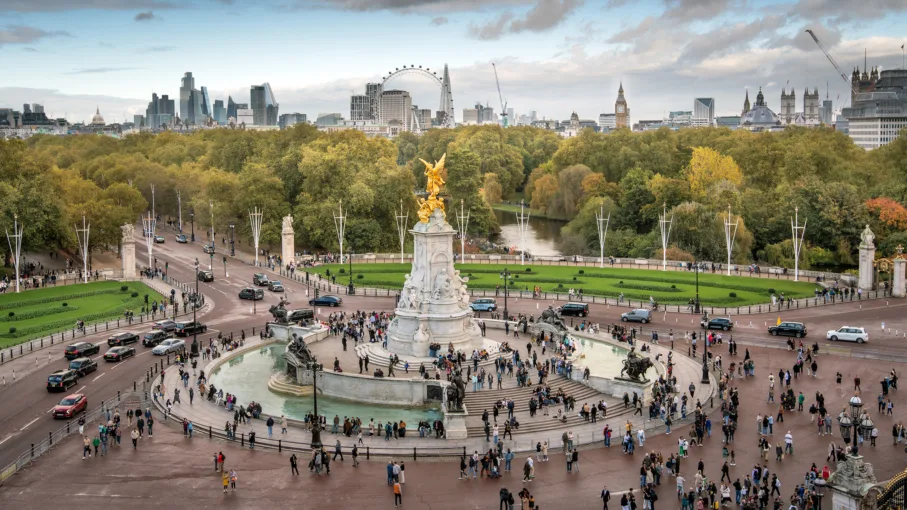 Queen Victoria Monument / MRC_Emily Whitfield-Wicks